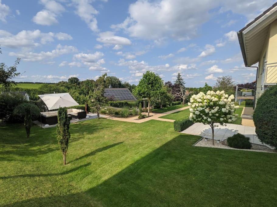 Schoene Wohnung Mit Terrasse & Blick Ins Gruene Dormettingen Bagian luar foto
