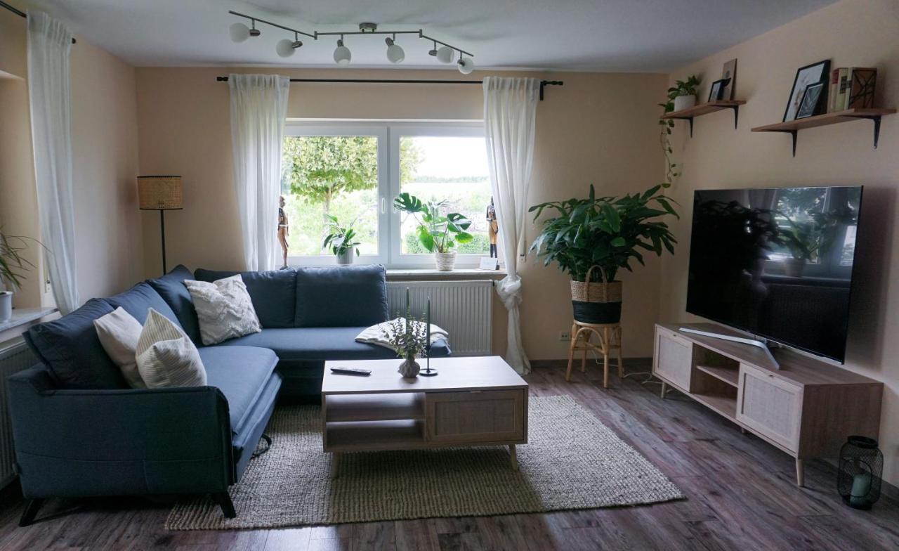 Schoene Wohnung Mit Terrasse & Blick Ins Gruene Dormettingen Bagian luar foto
