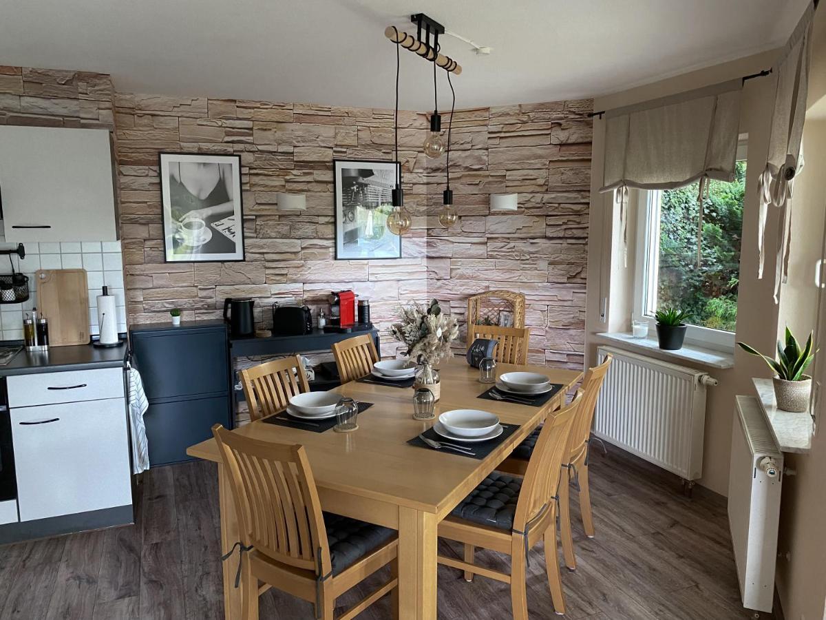 Schoene Wohnung Mit Terrasse & Blick Ins Gruene Dormettingen Bagian luar foto