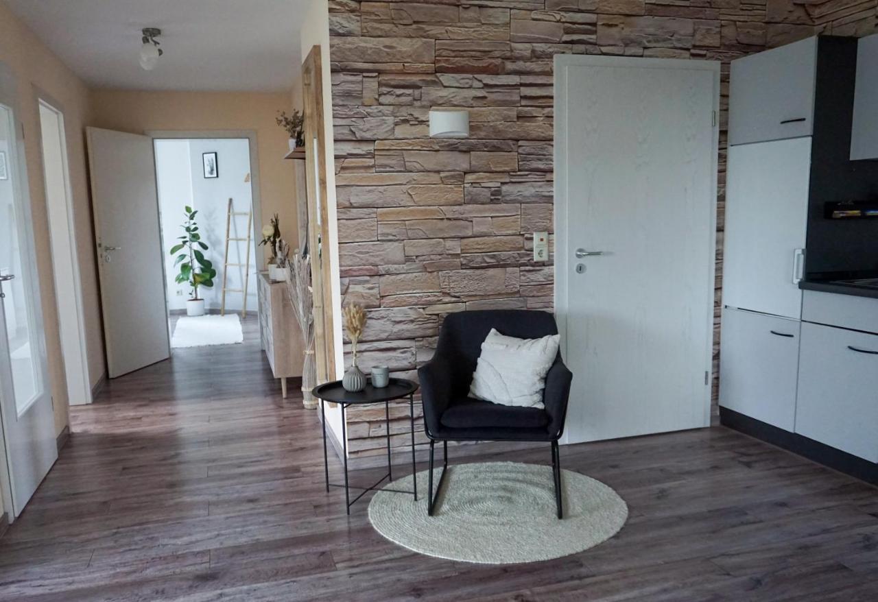 Schoene Wohnung Mit Terrasse & Blick Ins Gruene Dormettingen Bagian luar foto